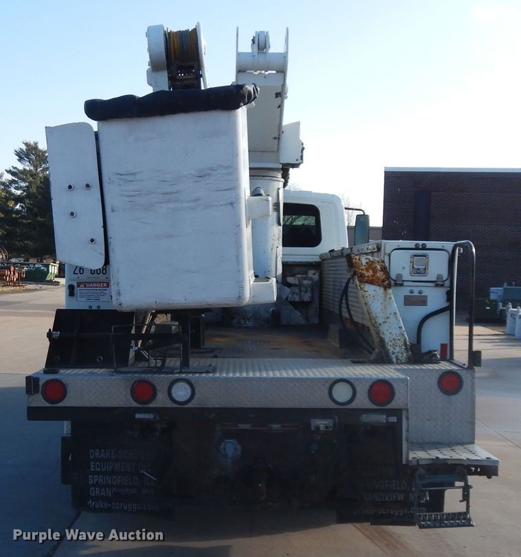image for item DF6622 2007 International 4300 bucket truck