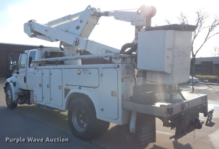 image for item DF6622 2007 International 4300 bucket truck