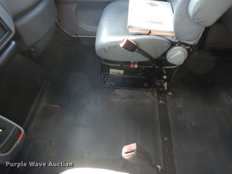 image for item DF6622 2007 International 4300 bucket truck