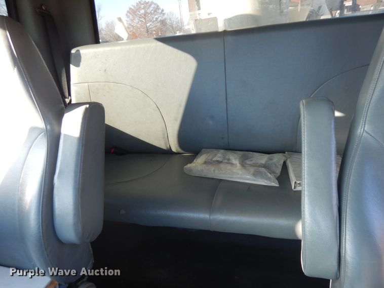 image for item DF6622 2007 International 4300 bucket truck