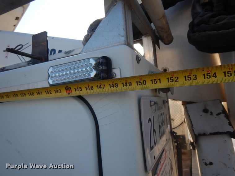 image for item DF6622 2007 International 4300 bucket truck