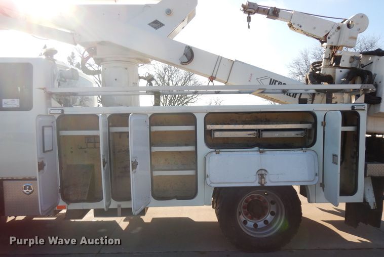 image for item DF6622 2007 International 4300 bucket truck