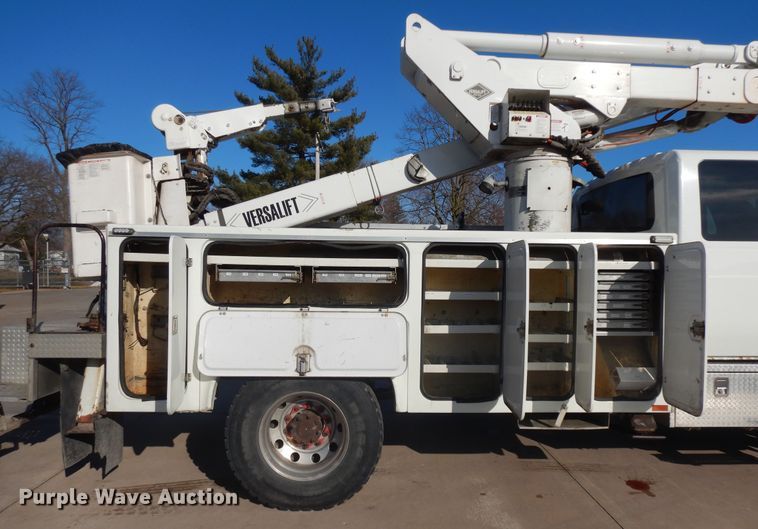 image for item DF6622 2007 International 4300 bucket truck