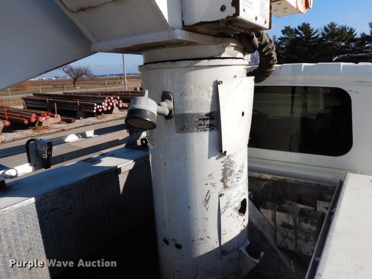 image for item DF6622 2007 International 4300 bucket truck