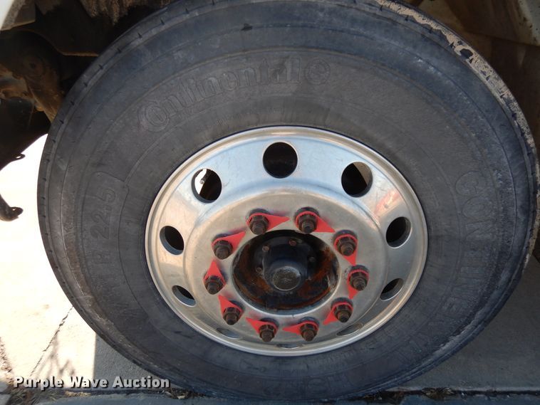 image for item DF6622 2007 International 4300 bucket truck