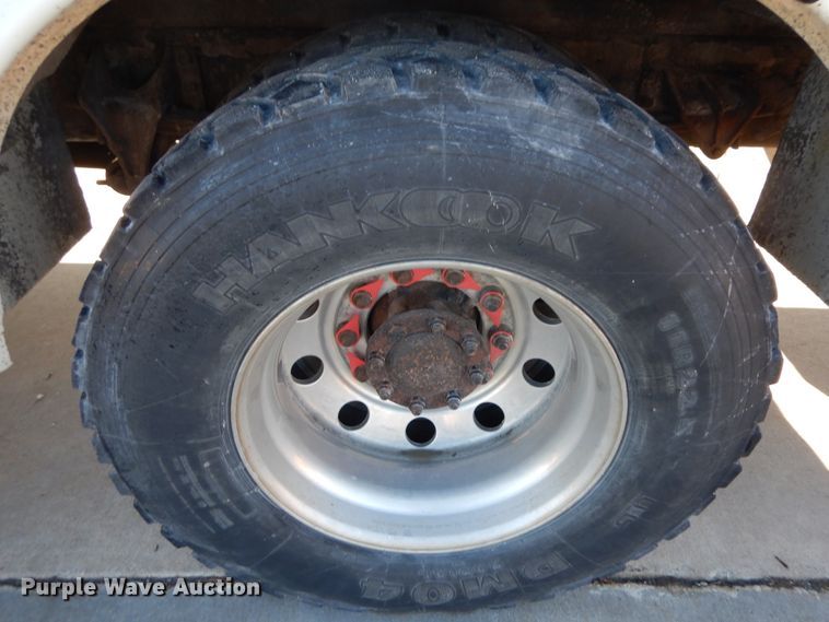 image for item DF6622 2007 International 4300 bucket truck