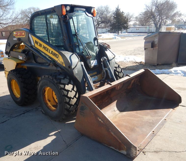 image for item DG5893 2013 New Holland L230 skid steer