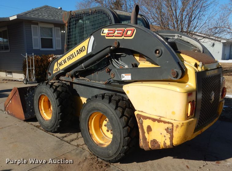 image for item DG5893 2013 New Holland L230 skid steer