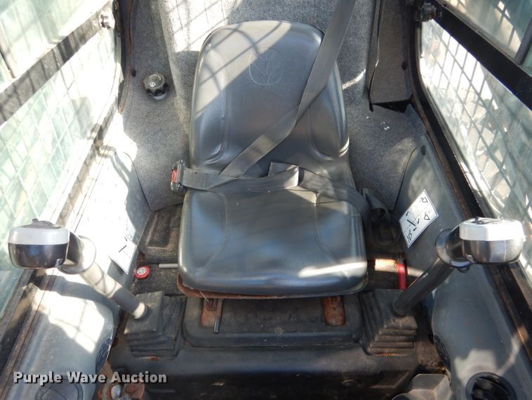 image for item DG5893 2013 New Holland L230 skid steer