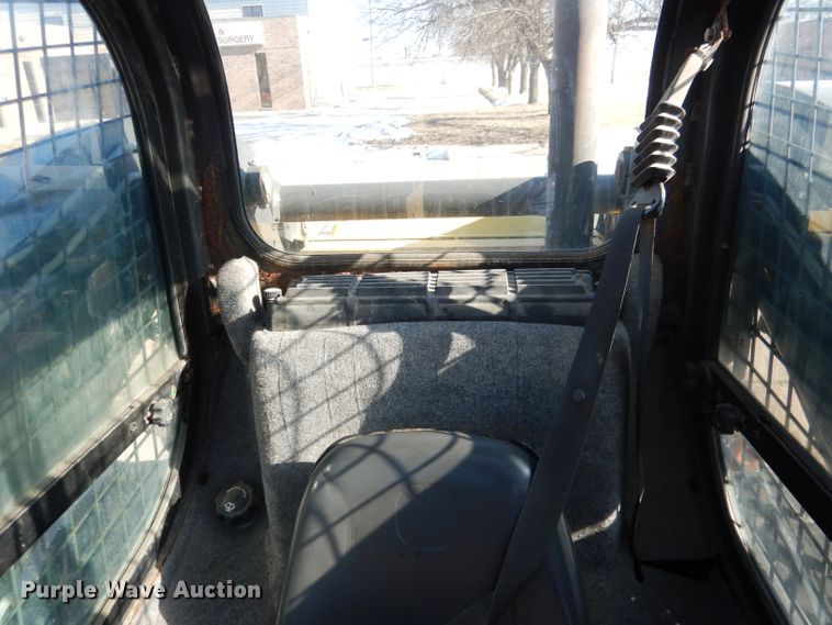 image for item DG5893 2013 New Holland L230 skid steer