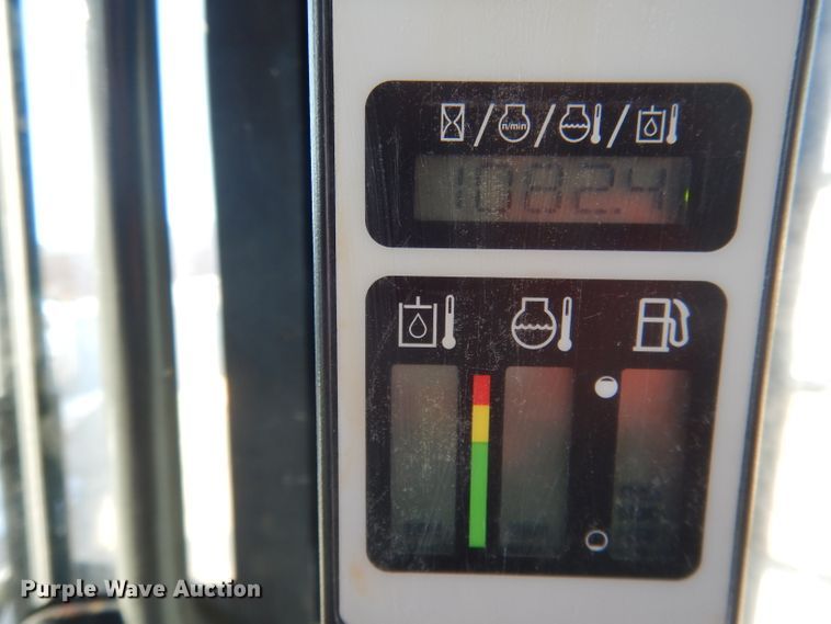 image for item DG5893 2013 New Holland L230 skid steer