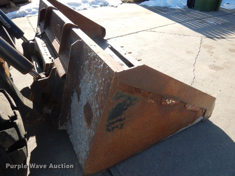 image for item DG5893 2013 New Holland L230 skid steer