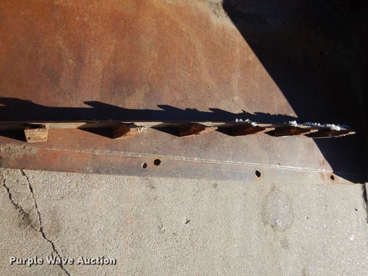 image for item DG5893 2013 New Holland L230 skid steer