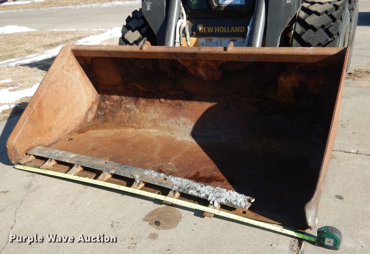 image for item DG5893 2013 New Holland L230 skid steer