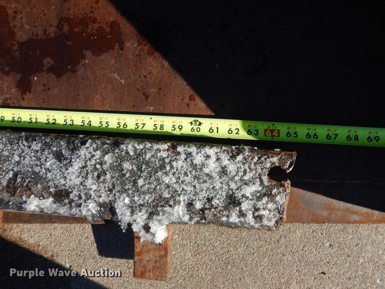 image for item DG5893 2013 New Holland L230 skid steer