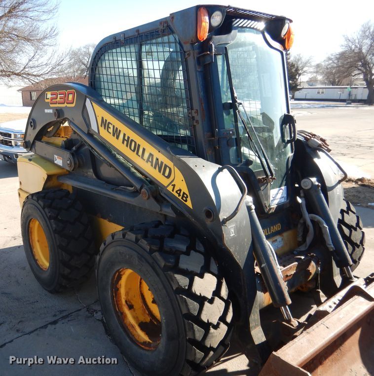 image for item DG5893 2013 New Holland L230 skid steer