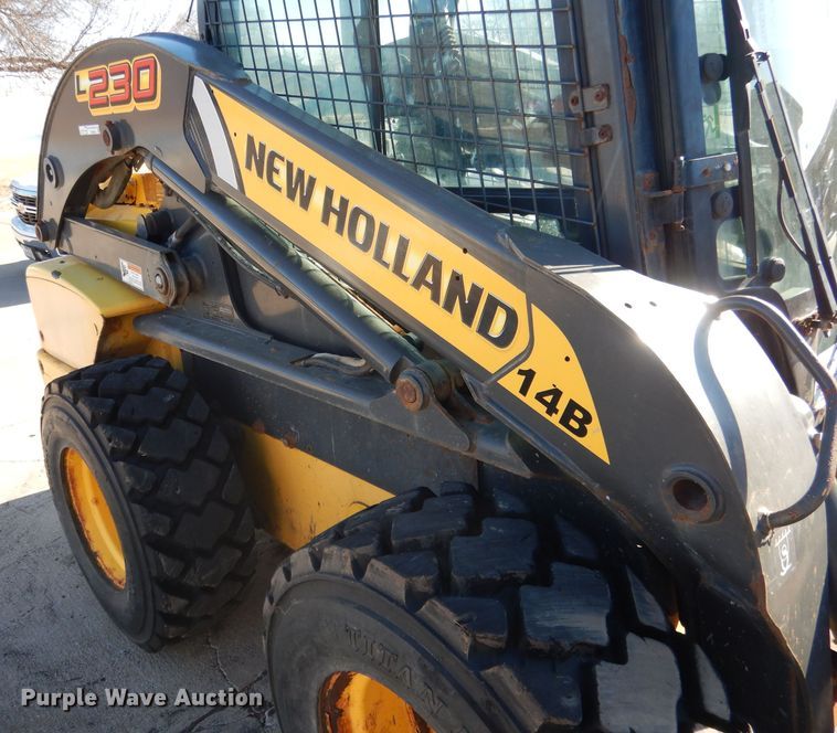 image for item DG5893 2013 New Holland L230 skid steer