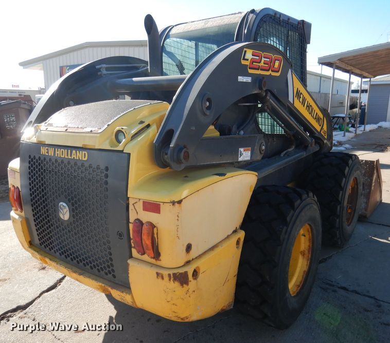 image for item DG5893 2013 New Holland L230 skid steer