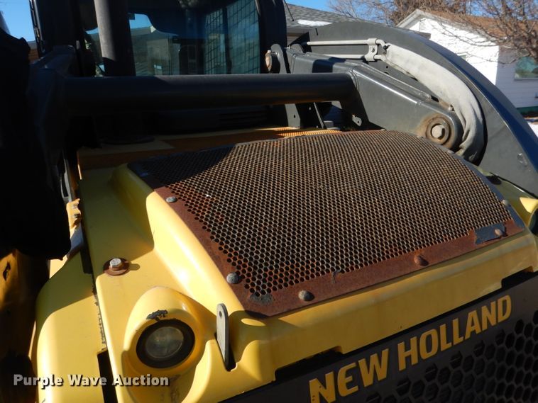 image for item DG5893 2013 New Holland L230 skid steer