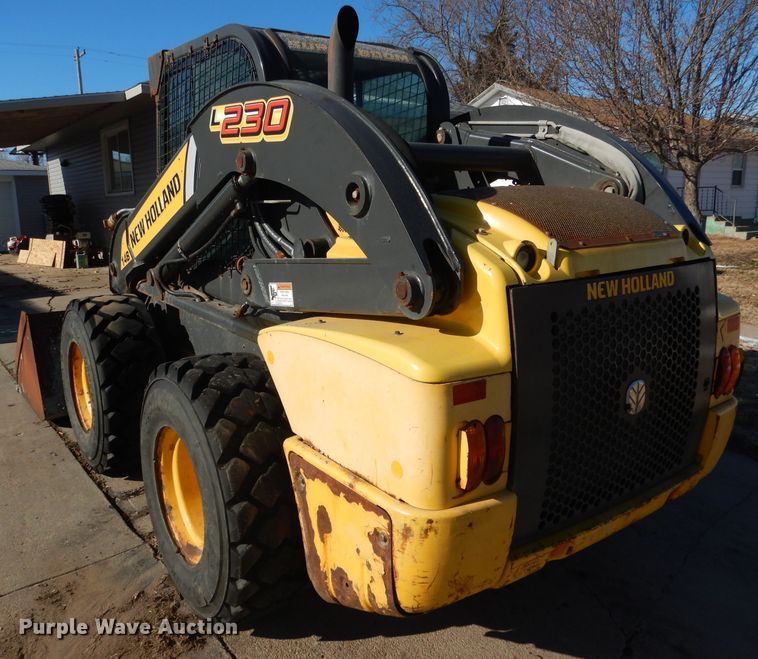 image for item DG5893 2013 New Holland L230 skid steer