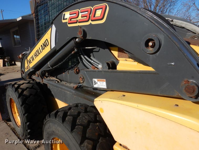 image for item DG5893 2013 New Holland L230 skid steer