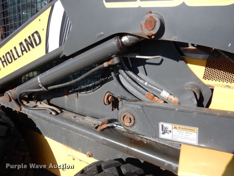 image for item DG5893 2013 New Holland L230 skid steer