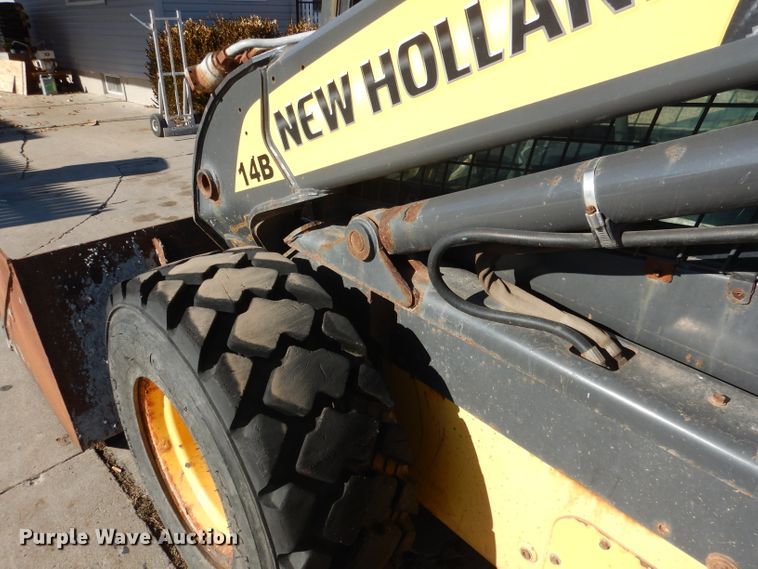 image for item DG5893 2013 New Holland L230 skid steer