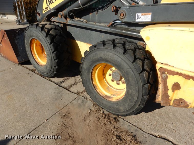 image for item DG5893 2013 New Holland L230 skid steer