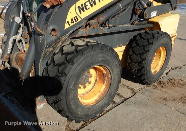 image for item DG5893 2013 New Holland L230 skid steer