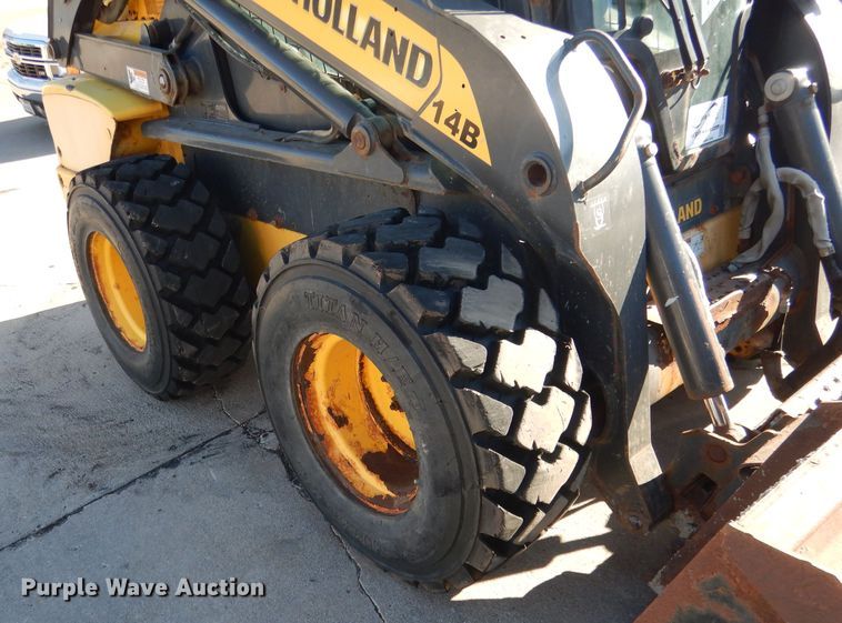 image for item DG5893 2013 New Holland L230 skid steer