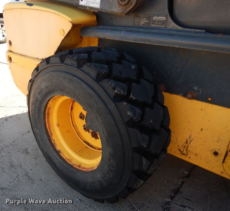 image for item DG5893 2013 New Holland L230 skid steer