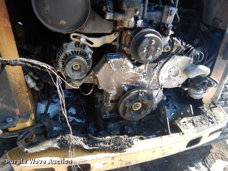 image for item DG5894 2004 Caterpillar 277B skid steer