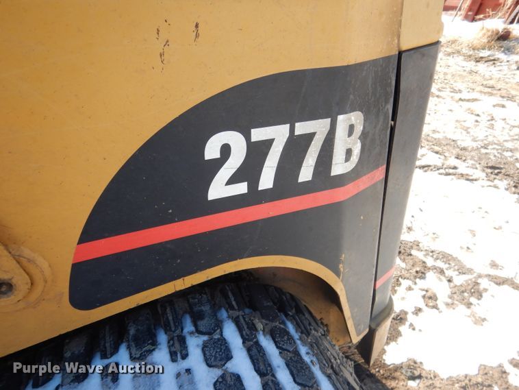 image for item DG5894 2004 Caterpillar 277B skid steer