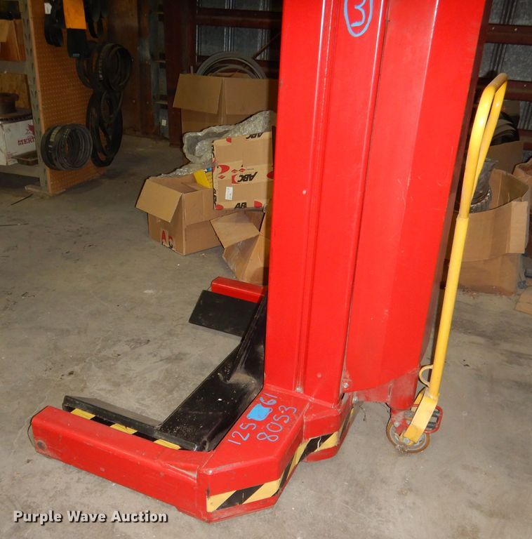 image for item DG5896 Wheel engaging high capacity wheel lift