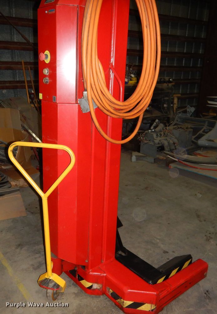 image for item DG5896 Wheel engaging high capacity wheel lift