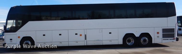 image for item DG5899 1998 Prevost coach bus