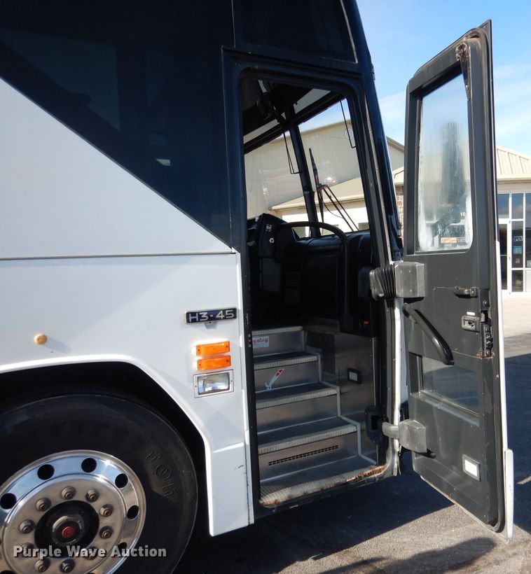 image for item DG5899 1998 Prevost coach bus