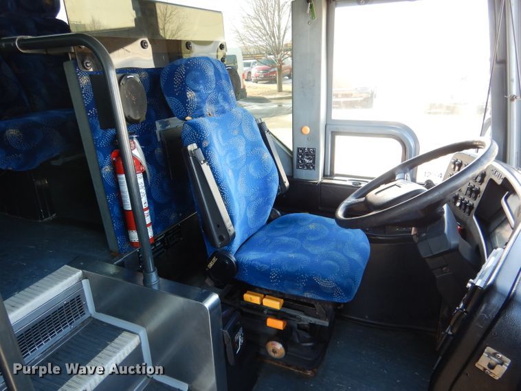image for item DG5899 1998 Prevost coach bus