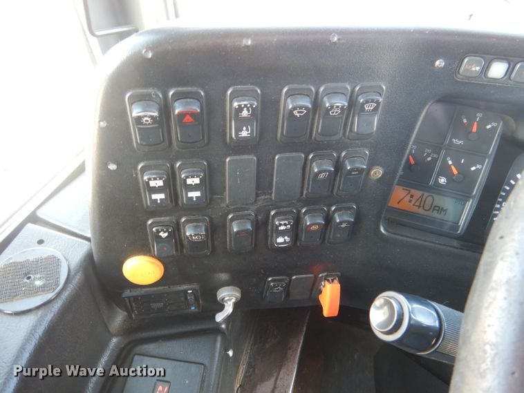 image for item DG5899 1998 Prevost coach bus