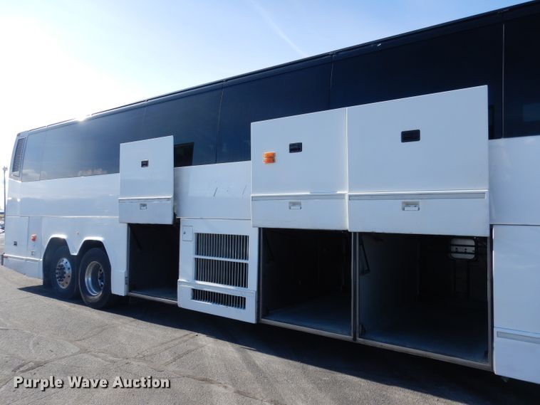 image for item DG5899 1998 Prevost coach bus