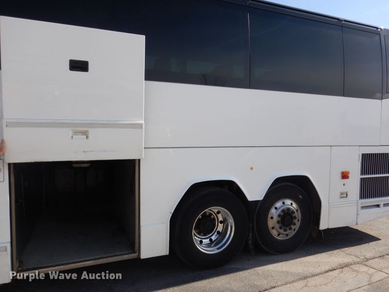 image for item DG5899 1998 Prevost coach bus