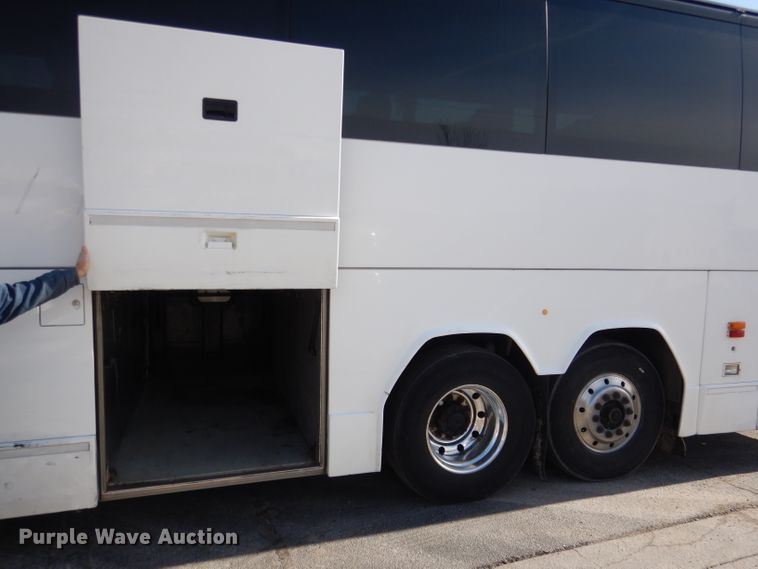 image for item DG5899 1998 Prevost coach bus