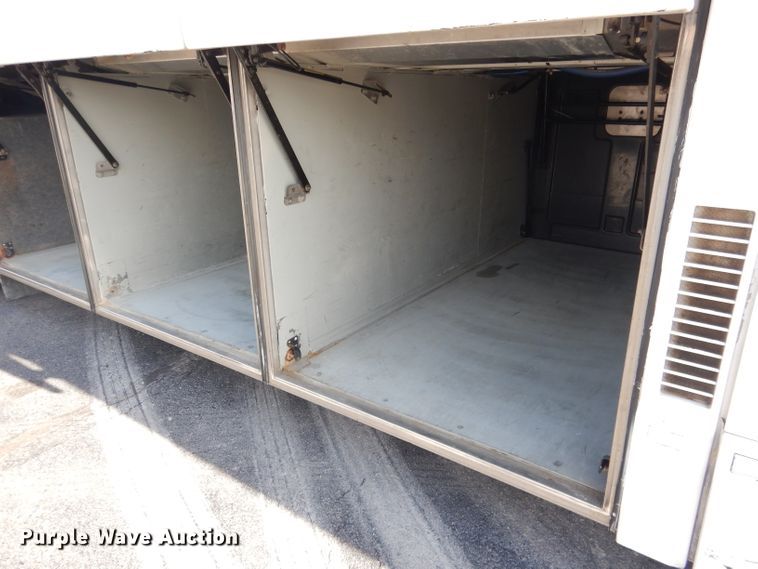 image for item DG5899 1998 Prevost coach bus