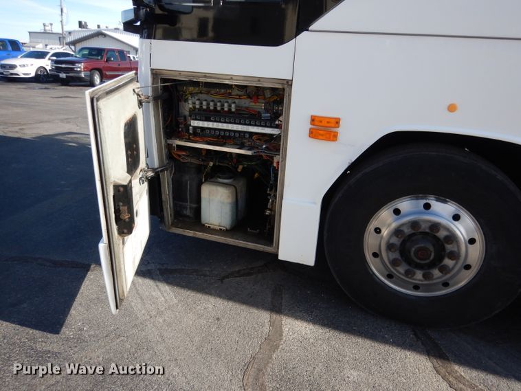 image for item DG5899 1998 Prevost coach bus