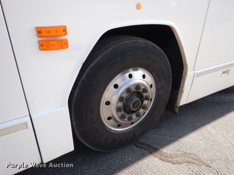 image for item DG5899 1998 Prevost coach bus