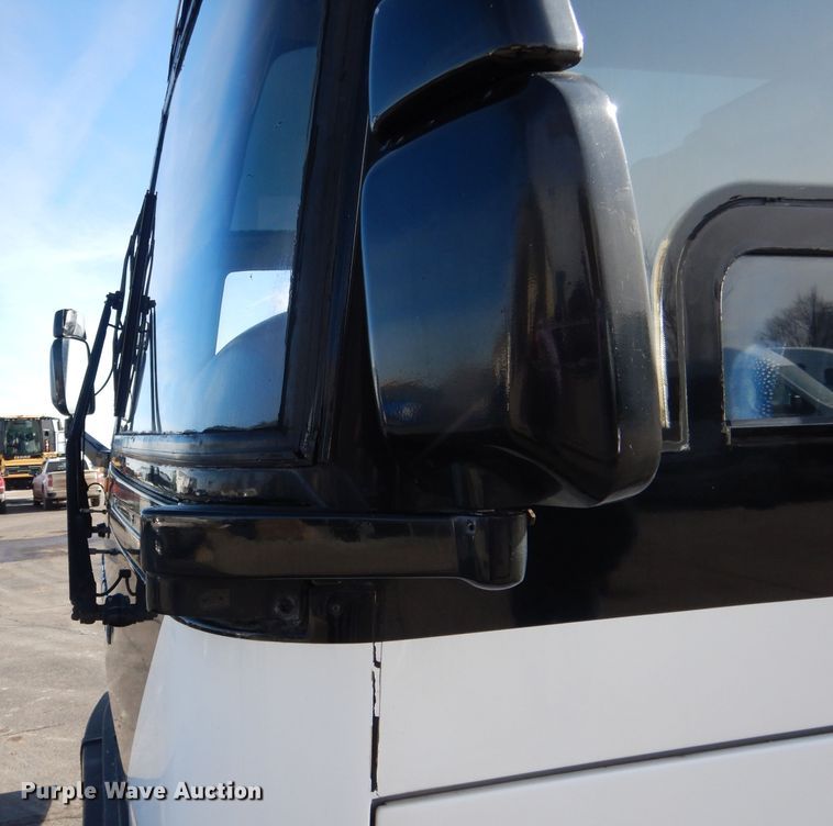 image for item DG5899 1998 Prevost coach bus