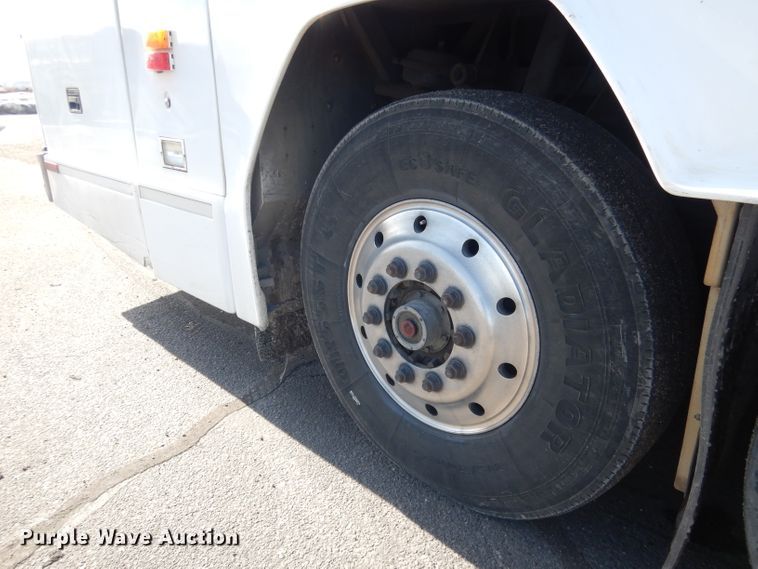 image for item DG5899 1998 Prevost coach bus