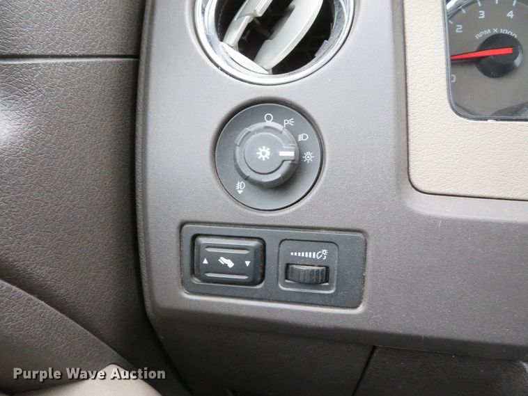 image for item DH1722 2010 Ford F150 XLT SuperCrew pickup truck