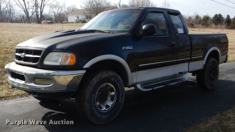 image for item DH5076 1997 Ford F250 SuperCab pickup truck