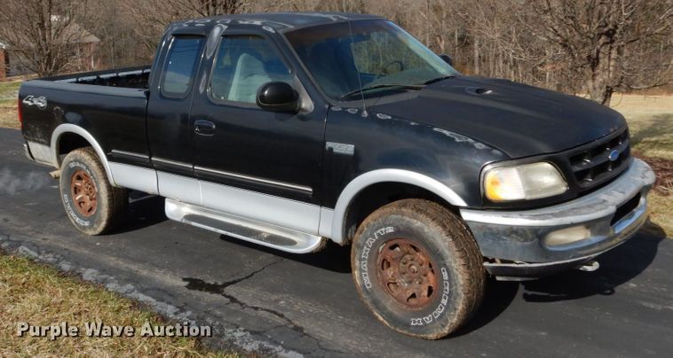 image for item DH5076 1997 Ford F250 SuperCab pickup truck